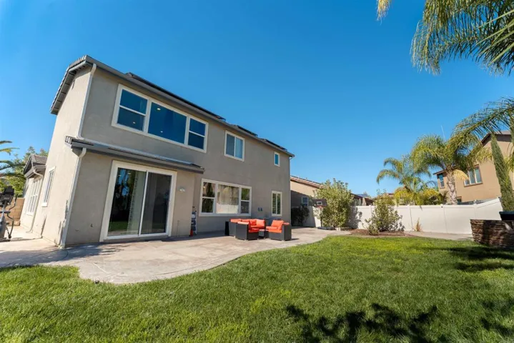 35454 Summerholly Lane, Murrieta, California 92563