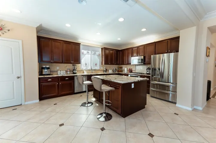 35454 Summerholly Lane, Murrieta, California 92563
