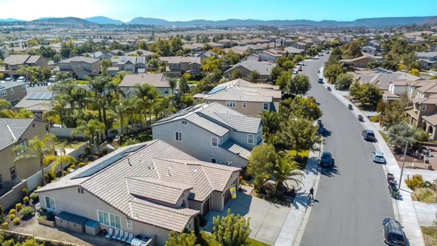 35454 Summerholly Lane, Murrieta, California 92563