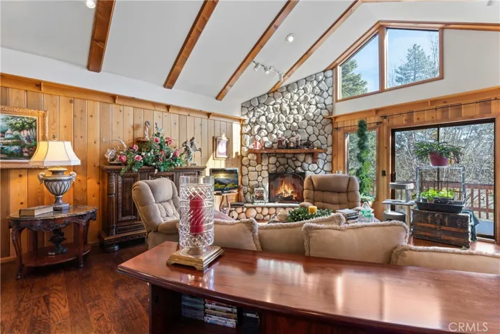 179 Birchwood Drive, Lake Arrowhead, California 92352
