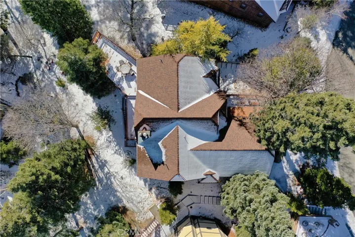 179 Birchwood Drive, Lake Arrowhead, California 92352