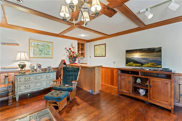 179 Birchwood Drive, Lake Arrowhead, California 92352