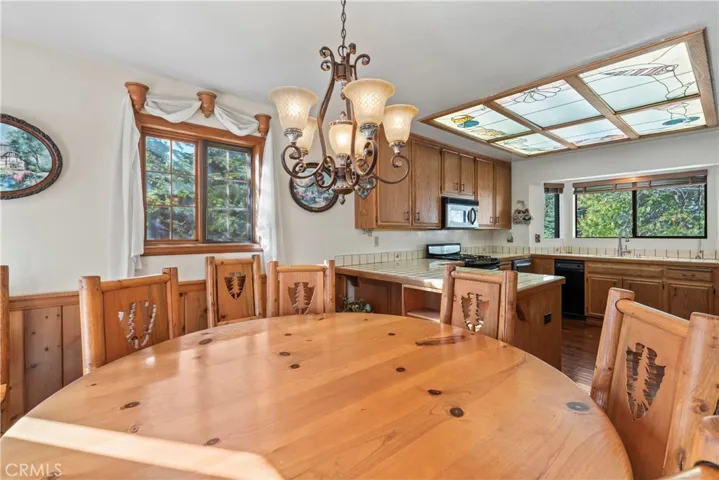 179 Birchwood Drive, Lake Arrowhead, California 92352