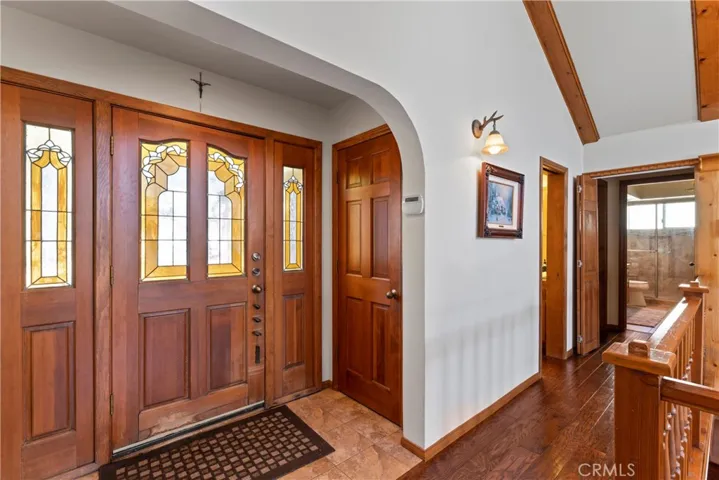 179 Birchwood Drive, Lake Arrowhead, California 92352