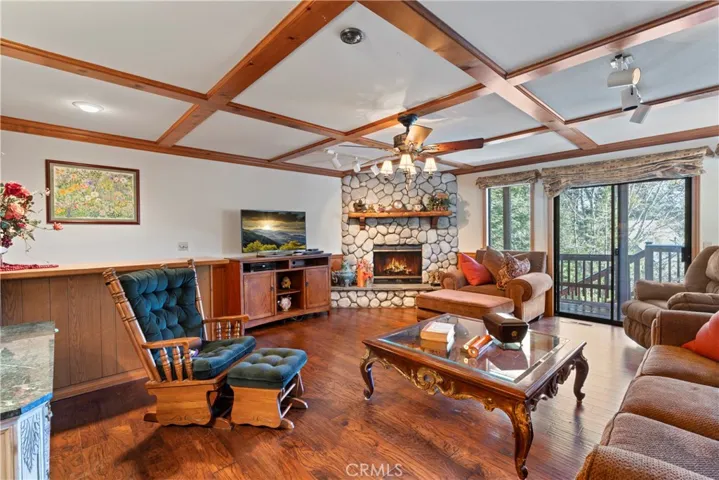 179 Birchwood Drive, Lake Arrowhead, California 92352