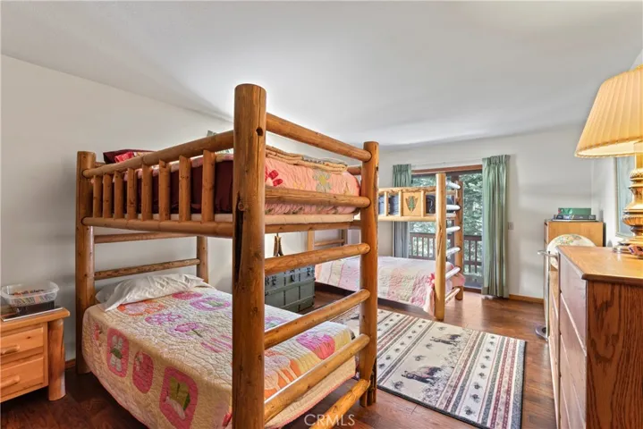 179 Birchwood Drive, Lake Arrowhead, California 92352
