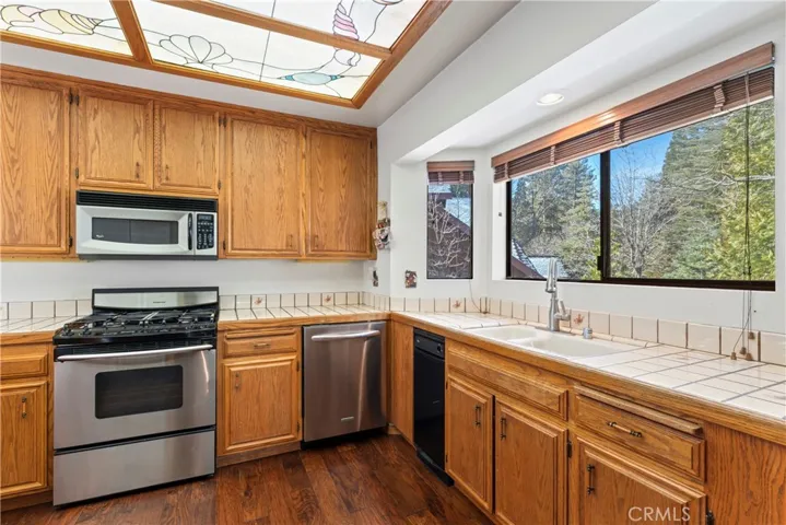 179 Birchwood Drive, Lake Arrowhead, California 92352