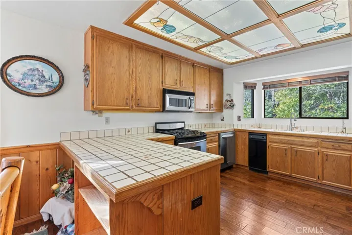 179 Birchwood Drive, Lake Arrowhead, California 92352