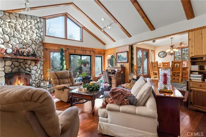 179 Birchwood Drive, Lake Arrowhead, California 92352