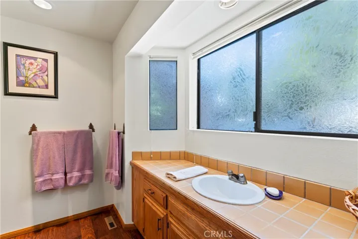 179 Birchwood Drive, Lake Arrowhead, California 92352