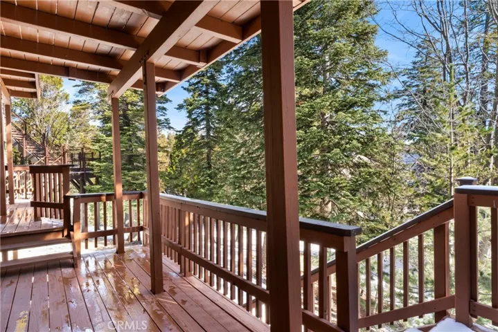 179 Birchwood Drive, Lake Arrowhead, California 92352