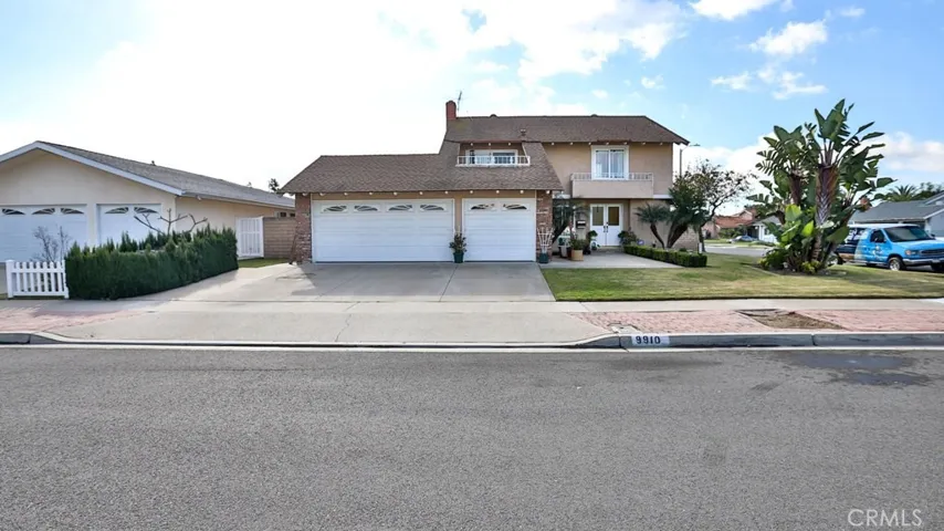 9910 Dahlia Circle, Fountain Valley, California 92708