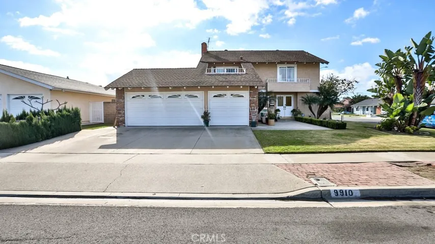 9910 Dahlia Circle, Fountain Valley, California 92708