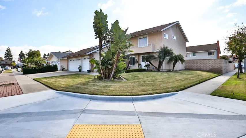 9910 Dahlia Circle, Fountain Valley, California 92708
