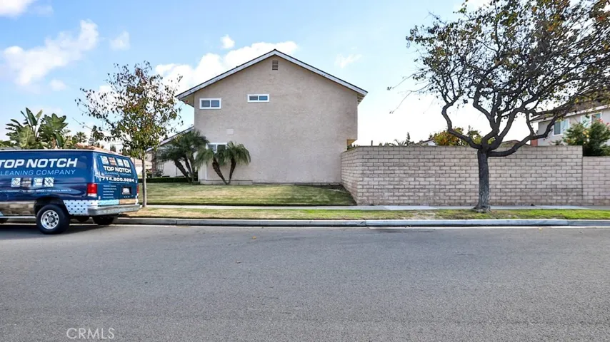 9910 Dahlia Circle, Fountain Valley, California 92708
