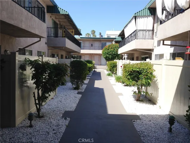 4533 Colbath Avenue 2, Sherman Oaks, California 91423