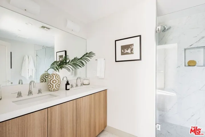 Staged Model Unit