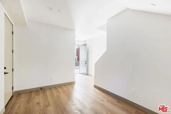 2223 Clifford Street 103, Los Angeles, California 90026