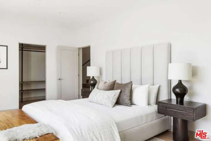 Staged Model Unit