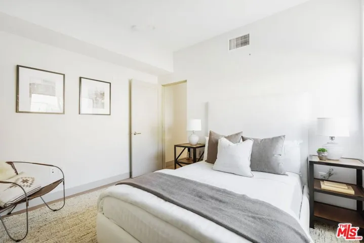 Staged Model Unit