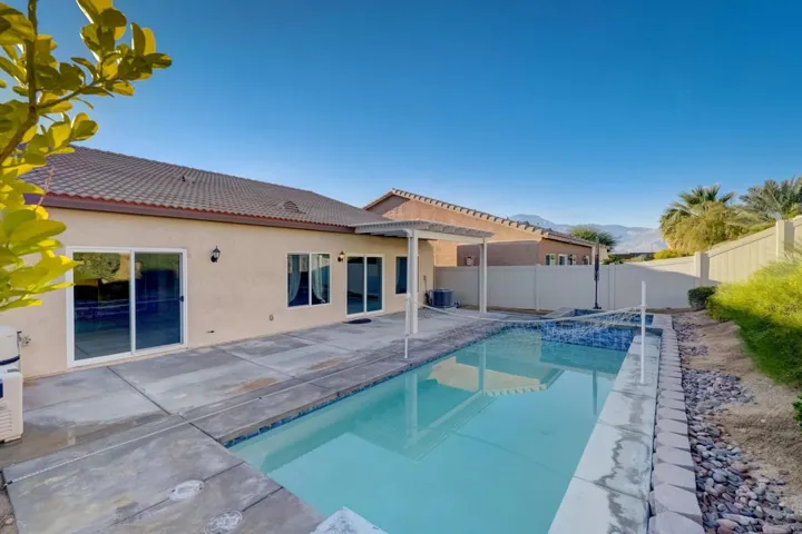 34-web-or-mls-Apache Mountain St-034