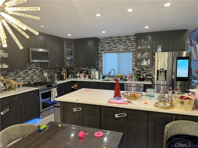 10352 De Soto Avenue, Chatsworth, California 91311