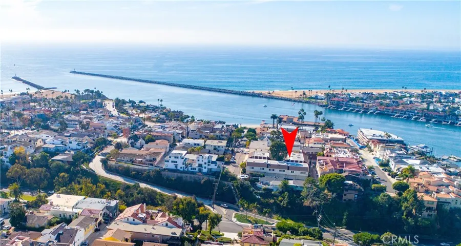 325 Dahlia Place, Corona Del Mar, California 92625