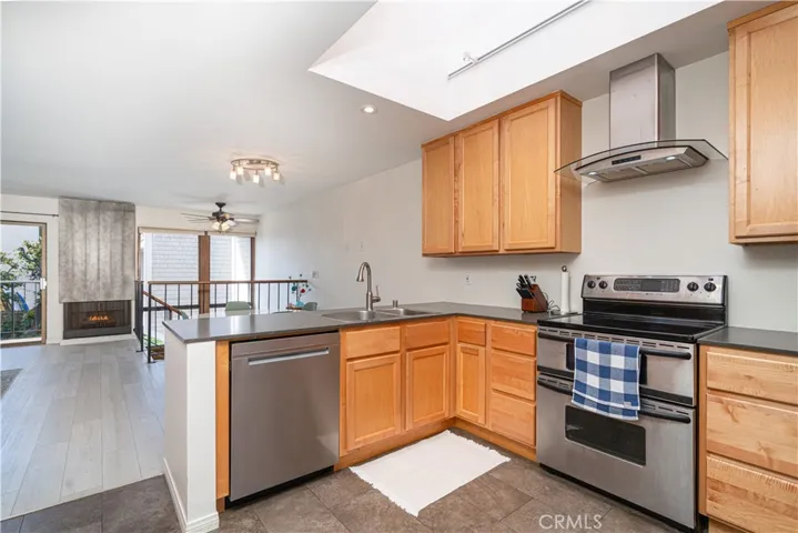 325 Dahlia Place, Corona Del Mar, California 92625