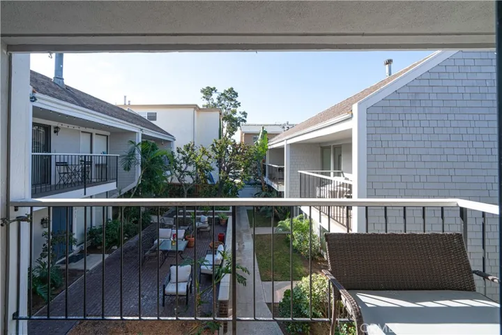 325 Dahlia Place, Corona Del Mar, California 92625