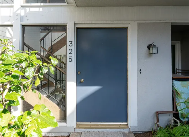325 Dahlia Place, Corona Del Mar, California 92625