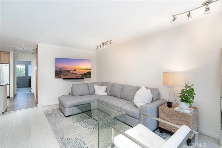 325 Dahlia Place, Corona Del Mar, California 92625