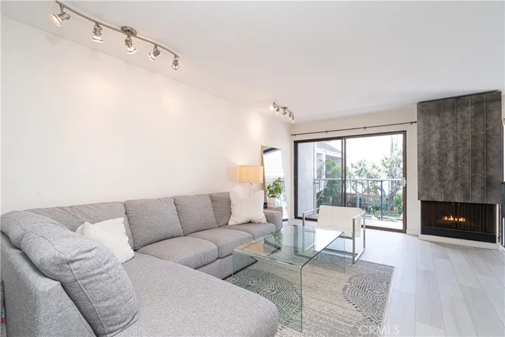 325 Dahlia Place, Corona Del Mar, California 92625