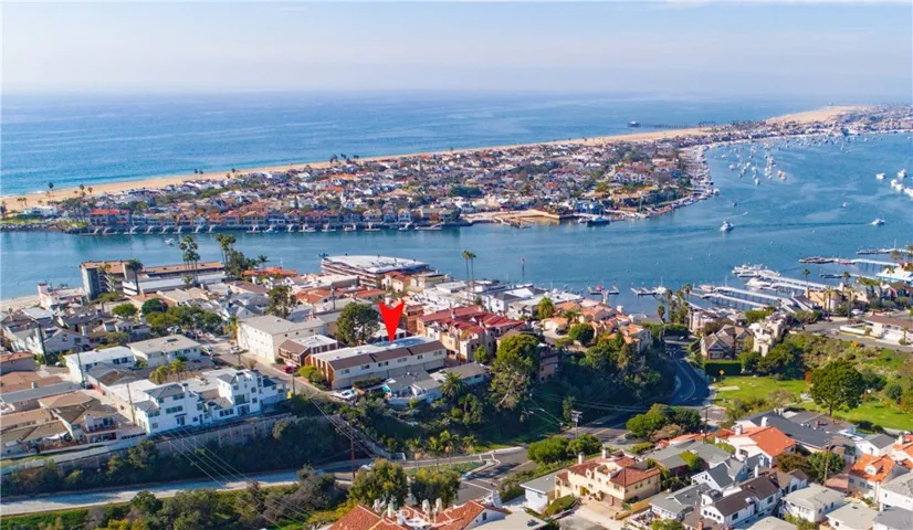 325 Dahlia Place, Corona Del Mar, California 92625