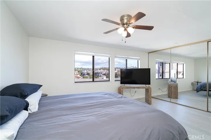 325 Dahlia Place, Corona Del Mar, California 92625