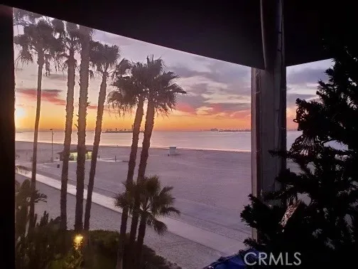 21 7th Place 408, Long Beach, California 90802
