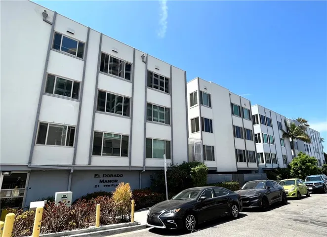 21 7th Place 408, Long Beach, California 90802