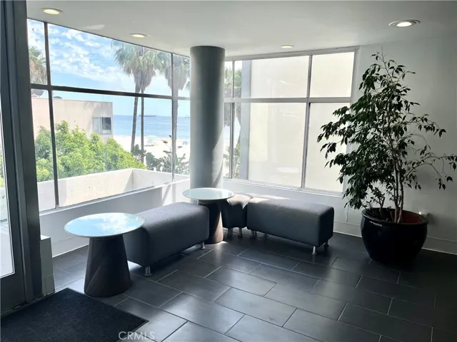 21 7th Place 408, Long Beach, California 90802