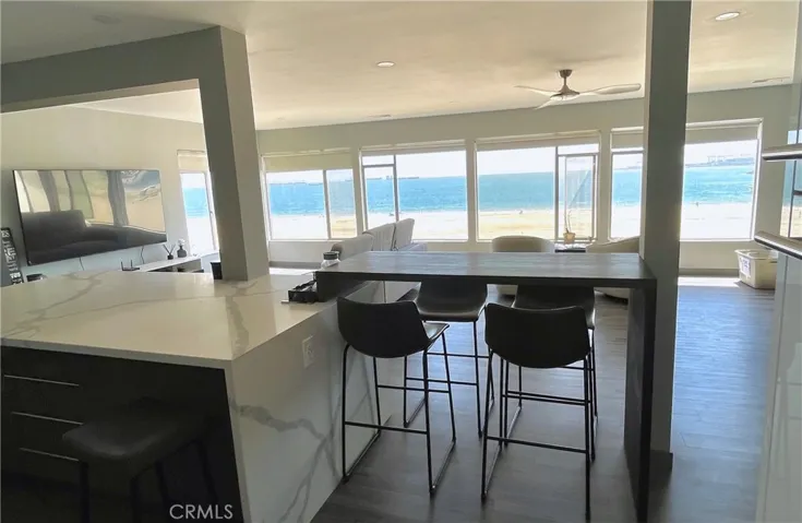 21 7th Place 408, Long Beach, California 90802