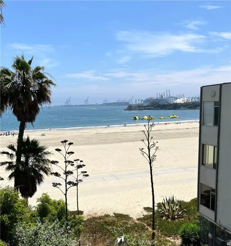 21 7th Place 408, Long Beach, California 90802