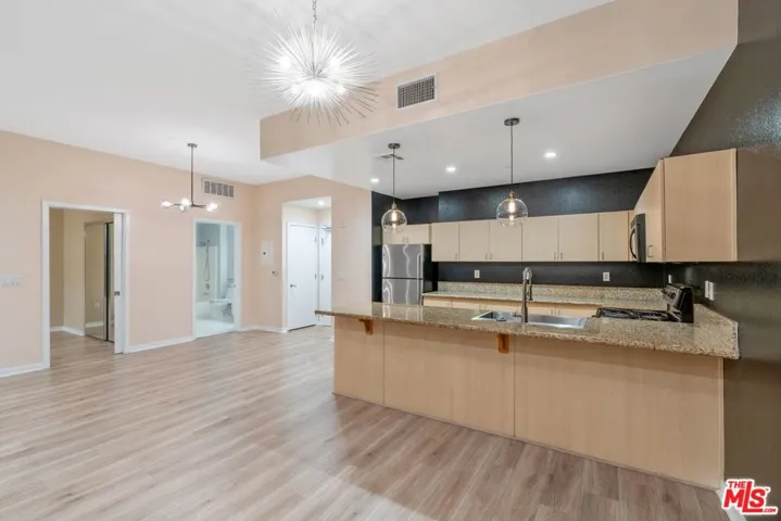 630 W 6th Street 206, Los Angeles, California 90017
