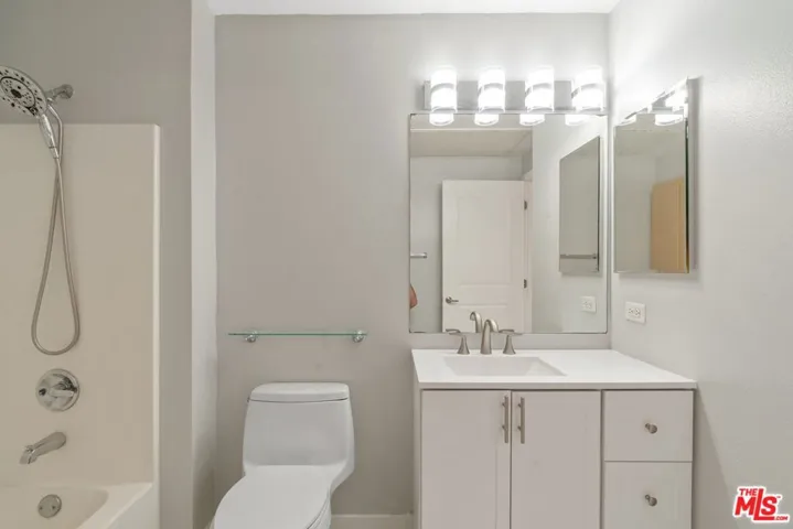 630 W 6th Street 206, Los Angeles, California 90017