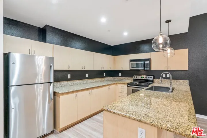 630 W 6th Street 206, Los Angeles, California 90017