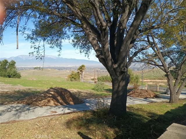11215 Fairhaven Drive, Riverside, California 92505
