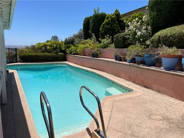 1922 Avenida Aprenda, Rancho Palos Verdes, California 90275