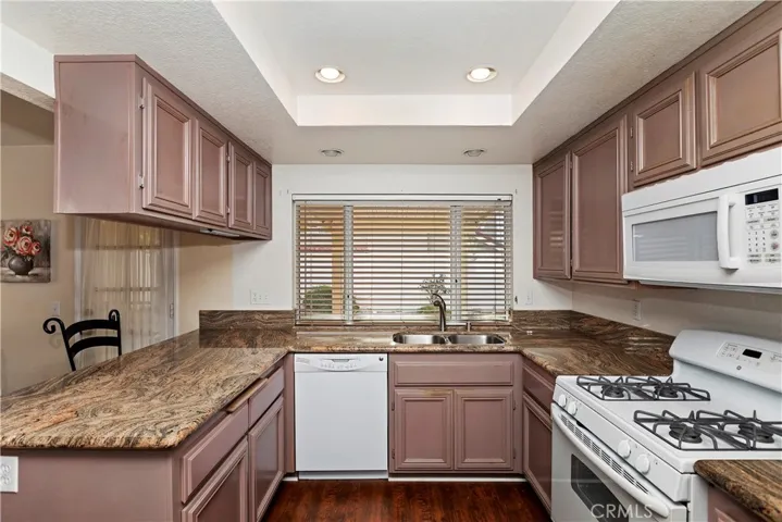 39487 Crystal Lake Court, Murrieta, California 92562