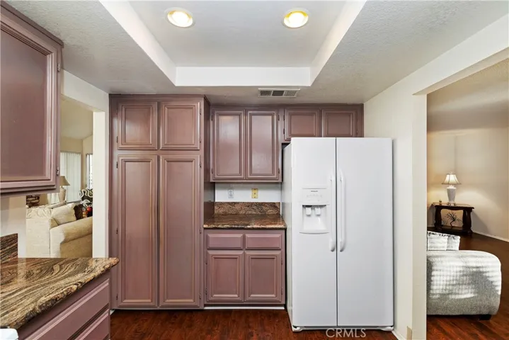 39487 Crystal Lake Court, Murrieta, California 92562