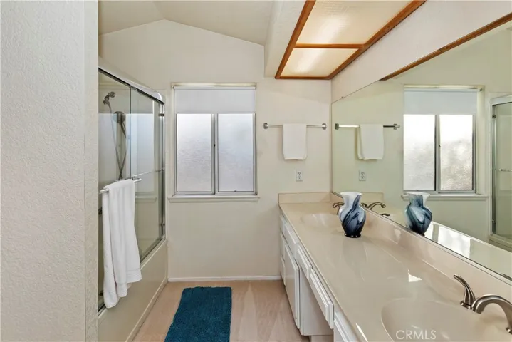 39487 Crystal Lake Court, Murrieta, California 92562