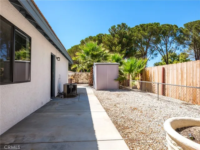 14800 Kent Lane, Helendale, California 92342