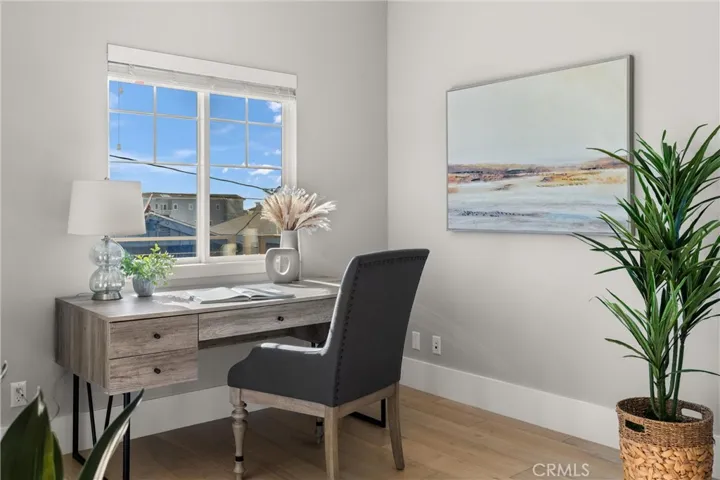 Office alcove
