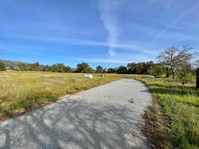 2590 Roop Road, Gilroy, California 95020